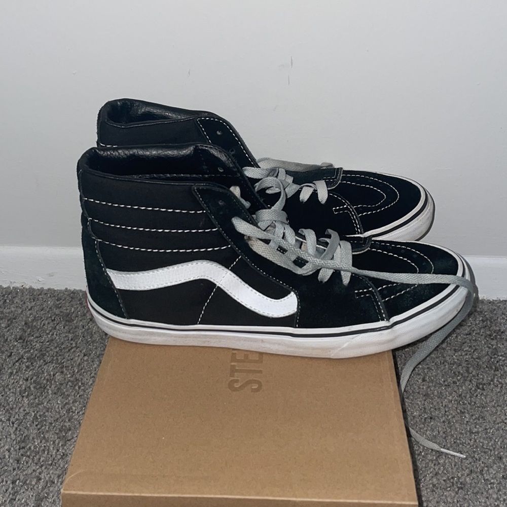 Vans - Picture 2 of 2